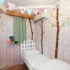 Single Room No Window